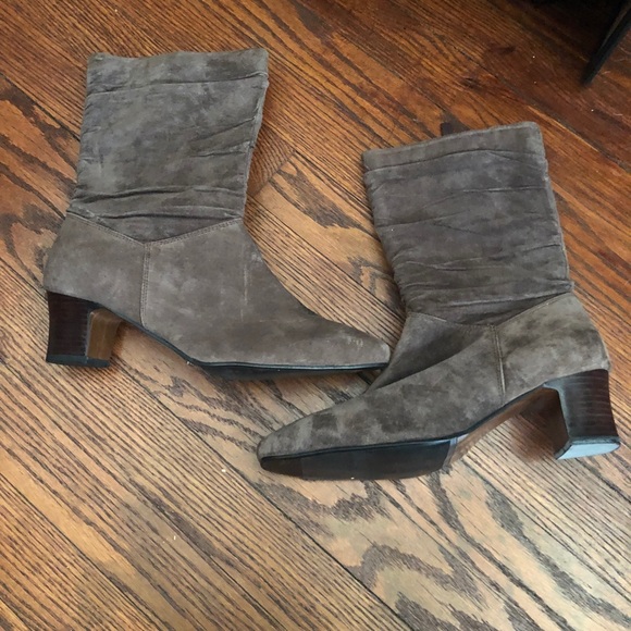 beacon reflections Shoes - Faux suede brown booties